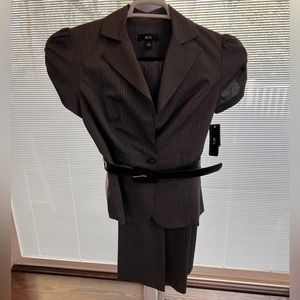 BCX By Macy’s BNWT blazer and pant set with detachable belt size small/us3